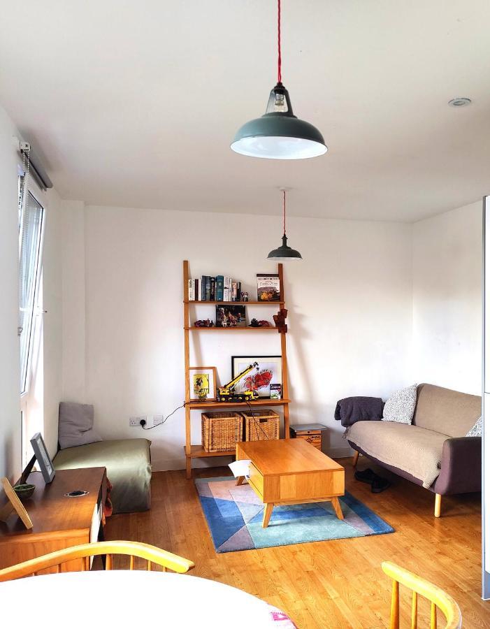 Homely Spacious 3 Bedrooms Duplex With Roof-top Next To Victoria Park & Regent's Canal In Vibrant East End